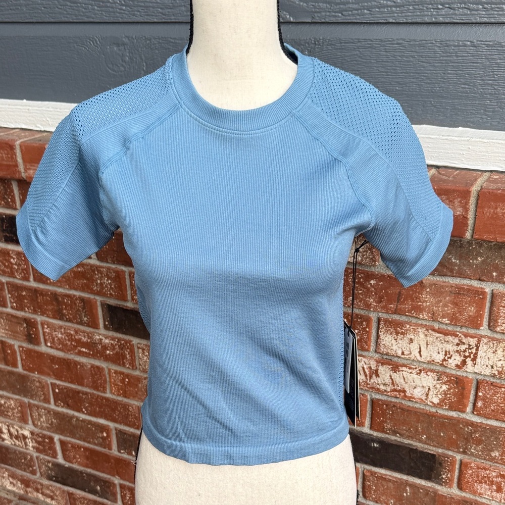 Kyodan Blue Haven Moisture Wicking Seamless Crew Neck Short Sleeve Top Women’s M